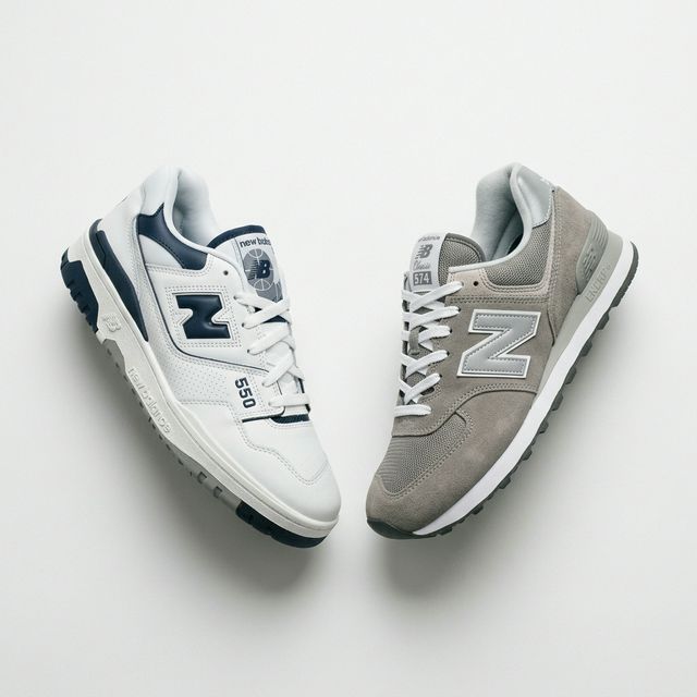 New Balance 550 blanca junto a New Balance 574 gris sobre fondo blanco