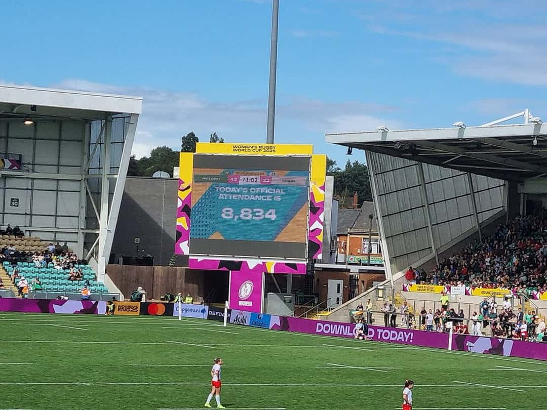 Foto de archivo: el marcador del estadio durante un partido de Irlanda en el Mundial femenino 2025, con las tribunas y la cancha en primer plano