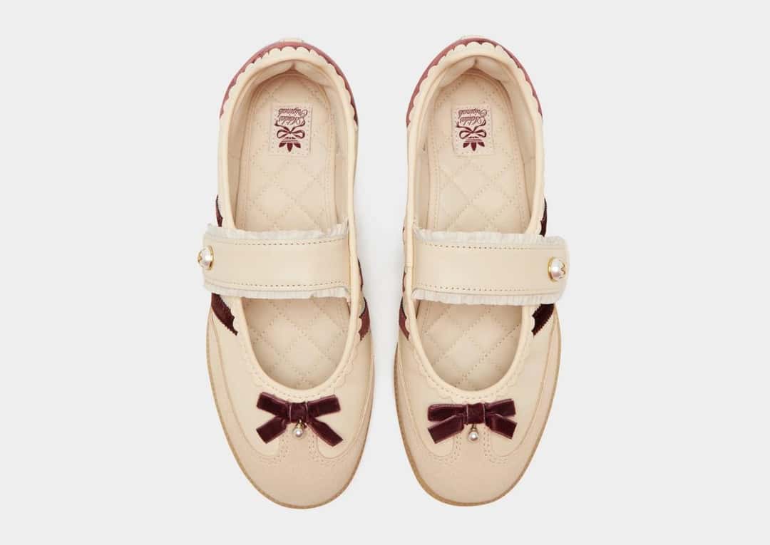 adidas Samba Jane Bow crema con bordó vistas desde arriba, con la plantilla acolchada, la correa con botón perla y los moños bordó