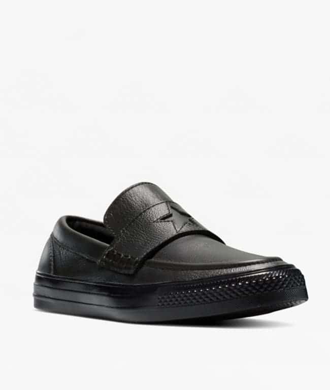 Mocasín Converse Chuck Taylor All Star de piel negra con antifaz y estrella calada, suela negra