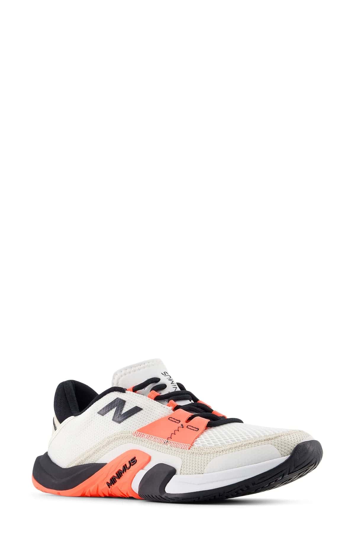 Zapatilla de entrenamiento New Balance Minimus TR v2 blanca con panel beige, N negra y acentos coral en cordonera y suela